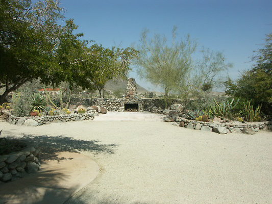 aerie art garden 037